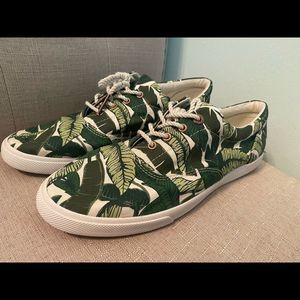 Bucketfeet Lace Up Sneakers - Savusavu Leaf Print